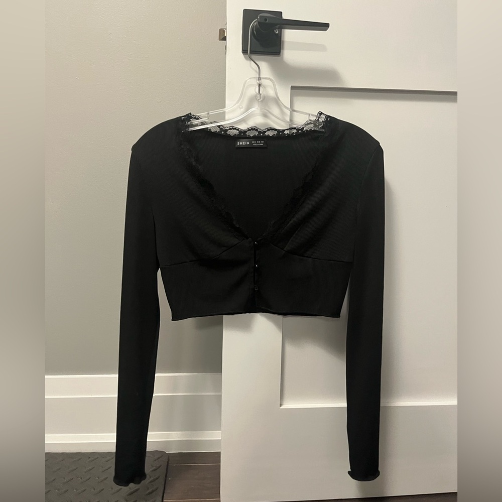 SHEIN Black Long Sleeve Lace Crop Top